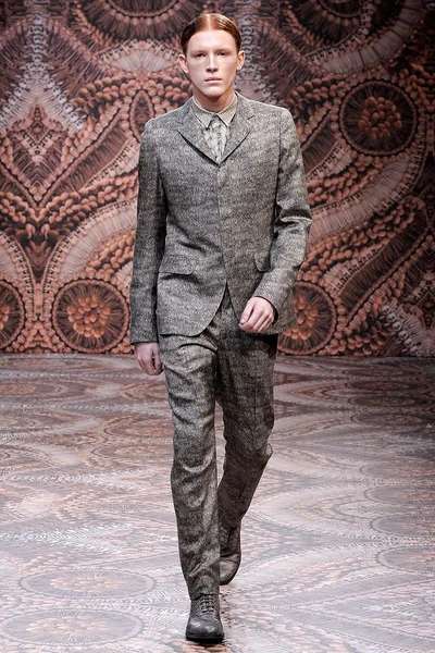Look 5
